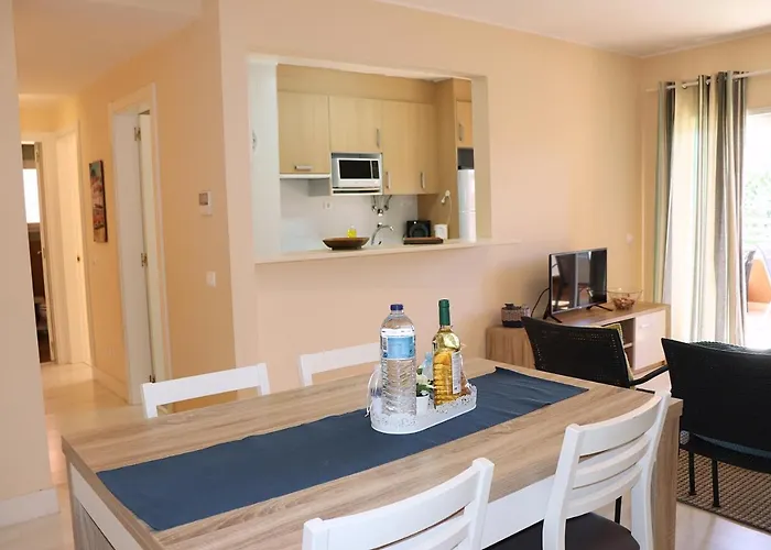 Litoral Holidays 公寓 *